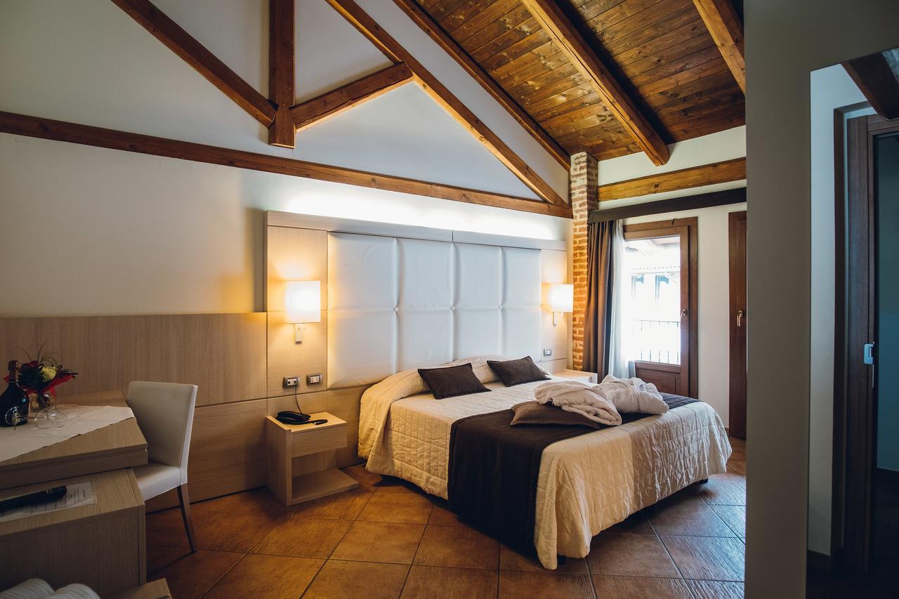 Hotel Ultimo Borgo Settimo Torinese Exterior foto
